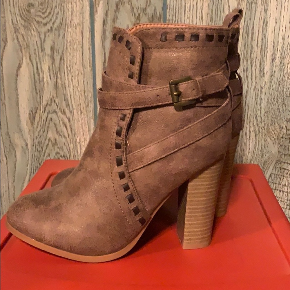 Sexy booties